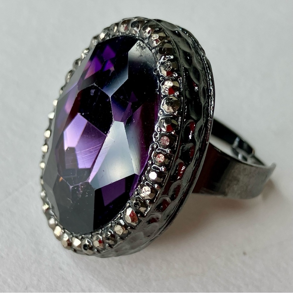 Vintage Ring Silver Tone with Deep Purple Stone OS Adjustable